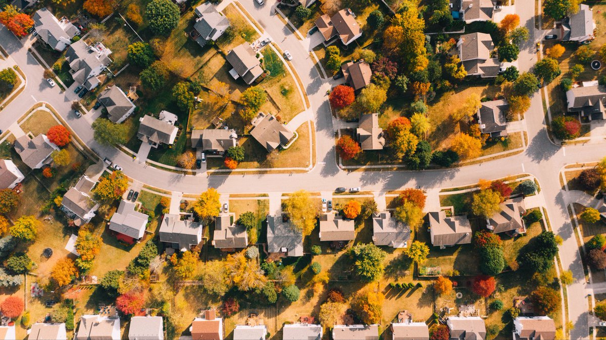 remaxinri's tweet photo. Looking for the perfect street to call home? Navigating the market can be difficult, but not to worry - our agents are here to help. https://t.co/uTo8jUyNOC 🏠 https://t.co/vMxSGJvMQS