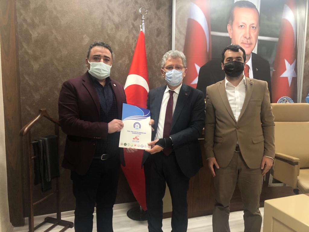 isremder's tweet photo. Akparti @akpartibasakseh İlçe Başkanı Sn @KayasSebahatdin beyefendiyi ziyaret ettik. İlgisine ve destek sözüne teşekkür ederiz. @ozelderfed @akpartiistanbul https://t.co/yVLJRFLAOH