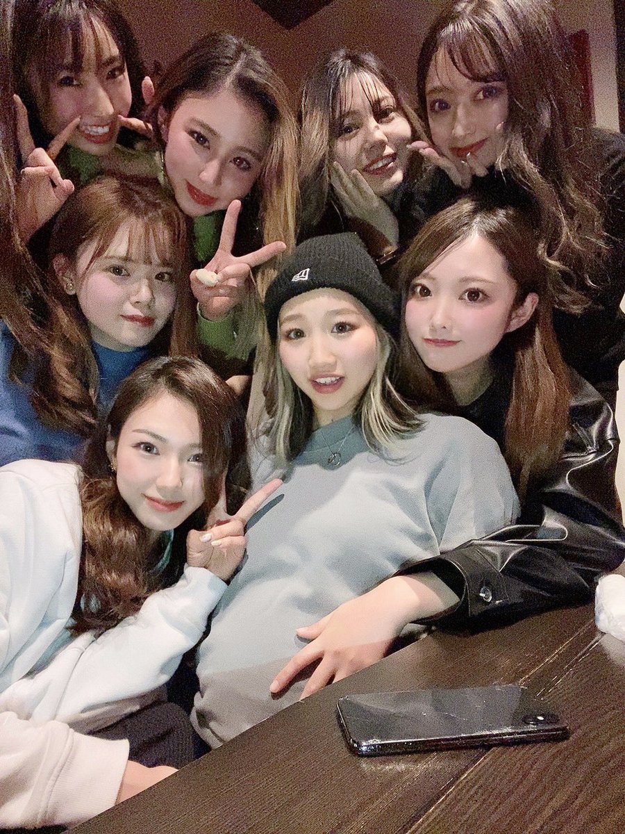 t_natsu06's tweet photo. 今年24歳とか早すぎてやばっ🥶 https://t.co/niy0ooB6Mg