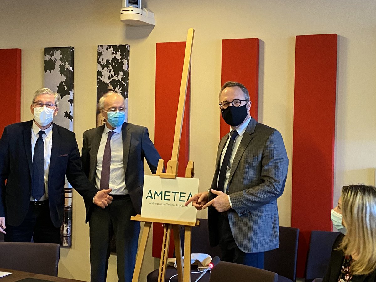 FredSoulier19's tweet photo. Signature du protocole de rapprochement entre #Brive Habitat #Egletons habitat et #noalis : du mieux pour pour nos locataires puisque cette convergence permettra une gestion plus efficace des offices et de remplir notre objectif de baisse des charges. #Ametea #logement https://t.co/yj9NF0v1qe