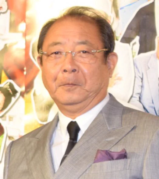 おじさまと猫の
ふくまる
神木隆之介くんにナリキリ
パパさん幸せだにゃーとか
語尾ににゃーをつけてたら

全然神木くんには
似てない‼️大泉洋の声に
しか聞こえない?
と言われ心外です?? 