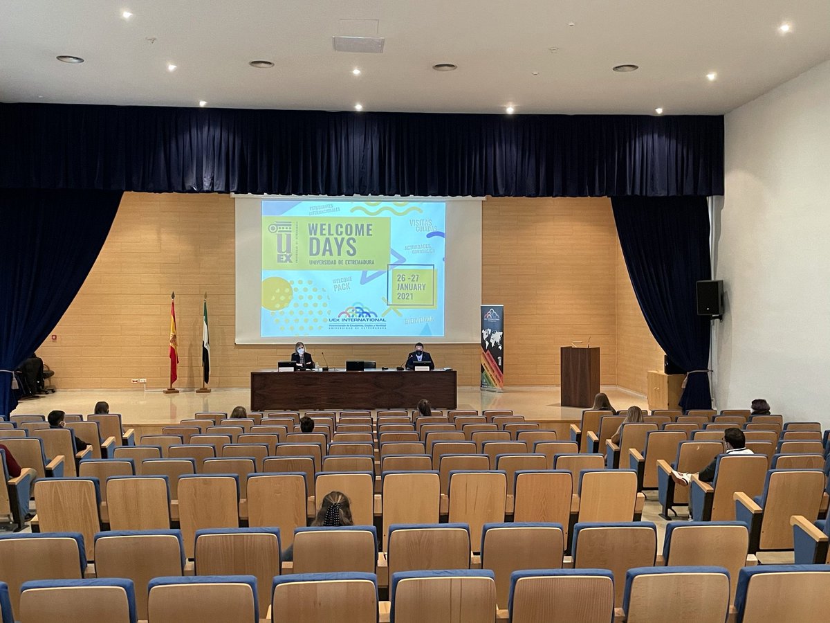 UExStudyAbroad's tweet photo. Hoy hemos celebrado los Welcome Days con protocolos de seguridad, para dar la bienvenida a los nuevos estudiantes internacionales que llegan este segundo semestre a la UEx👏
Puedes leer toda la noticia aquí: 
https://t.co/yNYZckPW0U https://t.co/i8f7ps6ZA7 https://t.co/8GgfaIAhSi