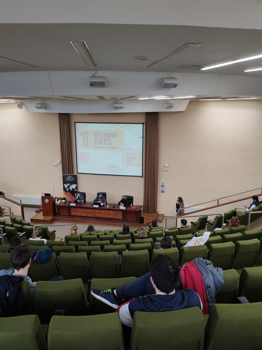 UExStudyAbroad's tweet photo. Hoy hemos celebrado los Welcome Days con protocolos de seguridad, para dar la bienvenida a los nuevos estudiantes internacionales que llegan este segundo semestre a la UEx👏
Puedes leer toda la noticia aquí: 
https://t.co/yNYZckPW0U https://t.co/i8f7ps6ZA7 https://t.co/8GgfaIAhSi