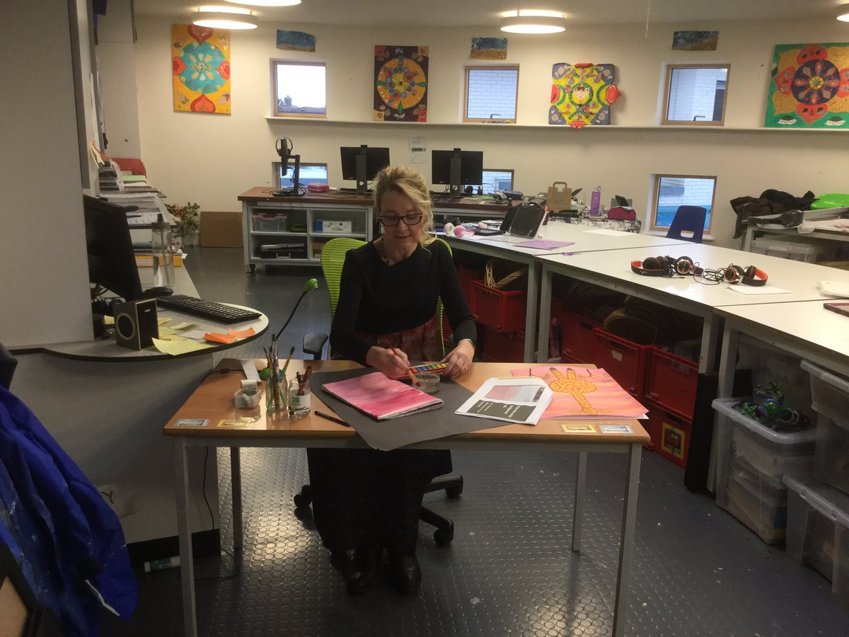 Upton House Form 2 (@uptonform2) on Twitter photo Mrs Lewin is in full creative flow teaching the <a href="/UptonForm2/">Upton House Form 2</a> and @UptonForm1 children online 🎨 🖌 #UptonHouseAtHome <a href="/UptonArt/">Upton House Art</a> Mrs Lewin is in full creative flow teaching the <a href="/UptonForm2/">Upton House Form 2</a> and @UptonForm1 children online 🎨 🖌 #UptonHouseAtHome <a href="/UptonArt/">Upton House Art</a>