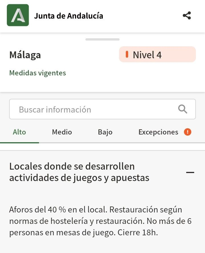 StopApuestasMLG's tweet photo. En Andalucía los zulos que son las casas de apuestas (que no tienen ventanas exteriores ni tan siquiera) tienen permitido un 10% más de aforo que una asociación cultural.  Además puedes estar hasta 6 personas juntas apostando mientras te juegas tu dinero y tu vida. https://t.co/cM4BrylwrT