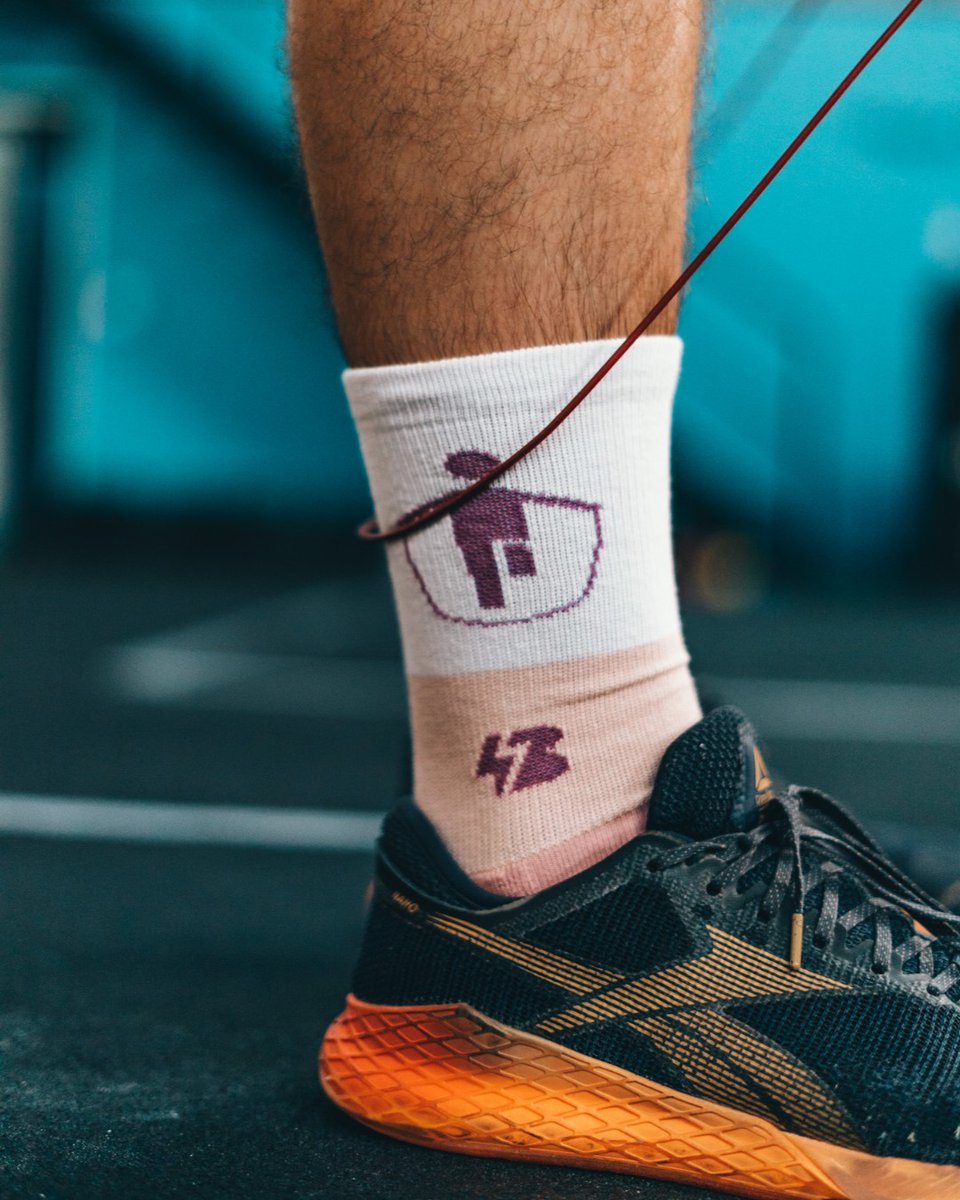 Legbitersocks's tweet photo. 🇬🇧 Jump higher with your Legbiter socks! 🧦⚡

🇵🇹 Salta mais alto com as tuas meias Legbiter! 🧦⚡

#legbiter #legbitersocks #crossfit https://t.co/ZRCSh659AX