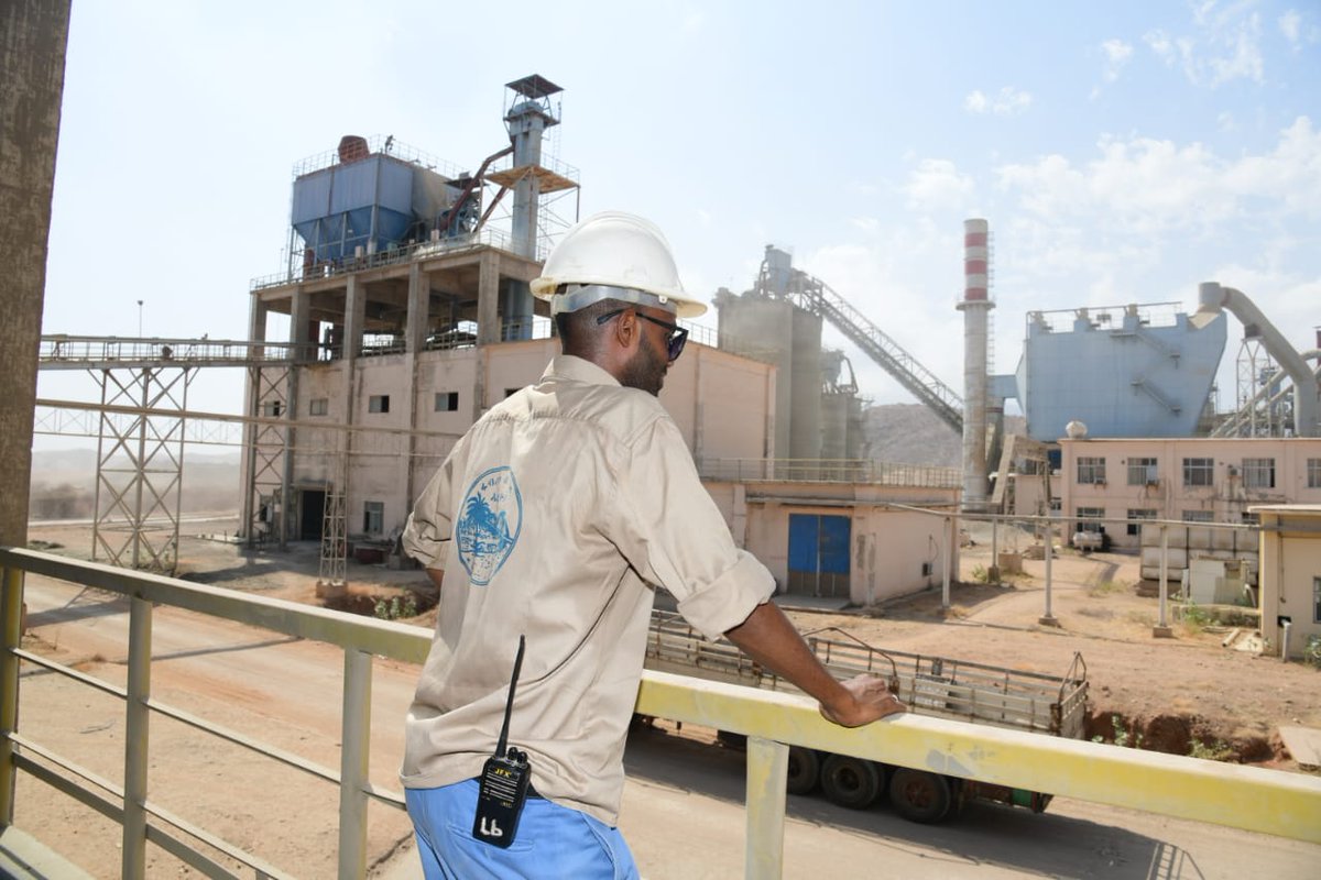 EriPrism's tweet photo. #Eritrea had survived the past few years through sheer resilience and unity of its people

It had sacrificed a lot to ensure generations to come will have a nation of stability, peace and prosperity.

Now looking to better recuperate lost opportunities.

#Gedem Cement Factory https://t.co/Q2zZg72CTX