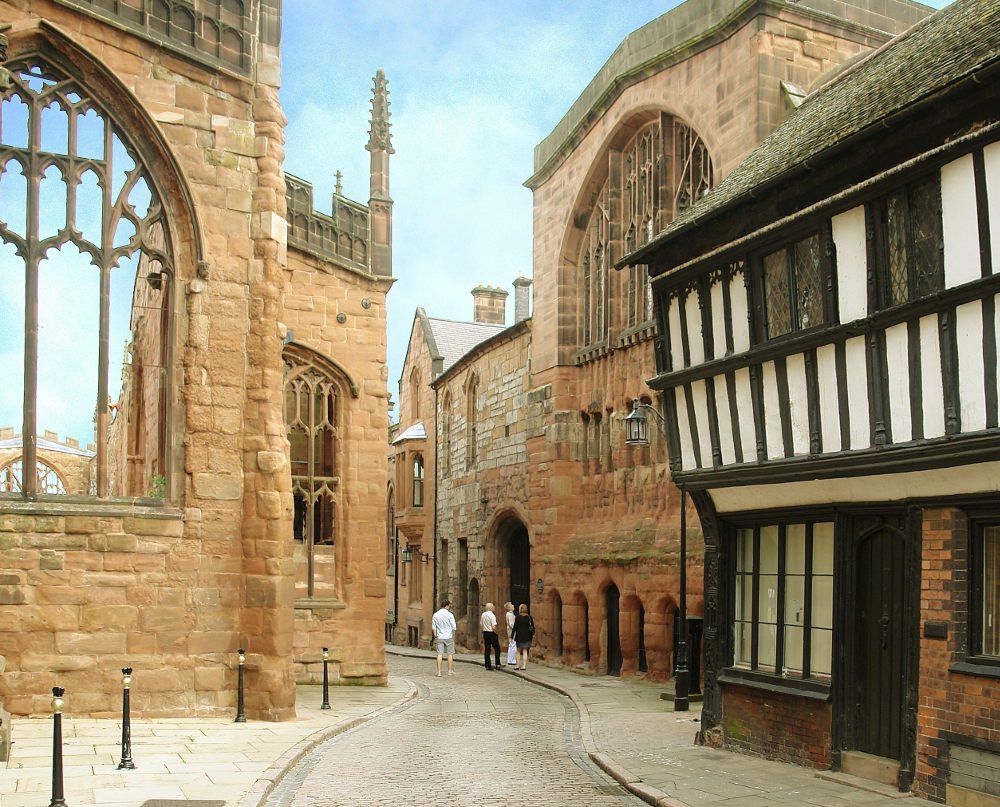 Covcultureshow's tweet image. #News | #Coventry | #StMarysGuildhall 

A £1.4m bid to help transform Coventry’s @stmaryguildhall into a major visitor attraction has been given the go ahead by the @HeritageFundUK 

Read more at : facebook.com/15538991160742…