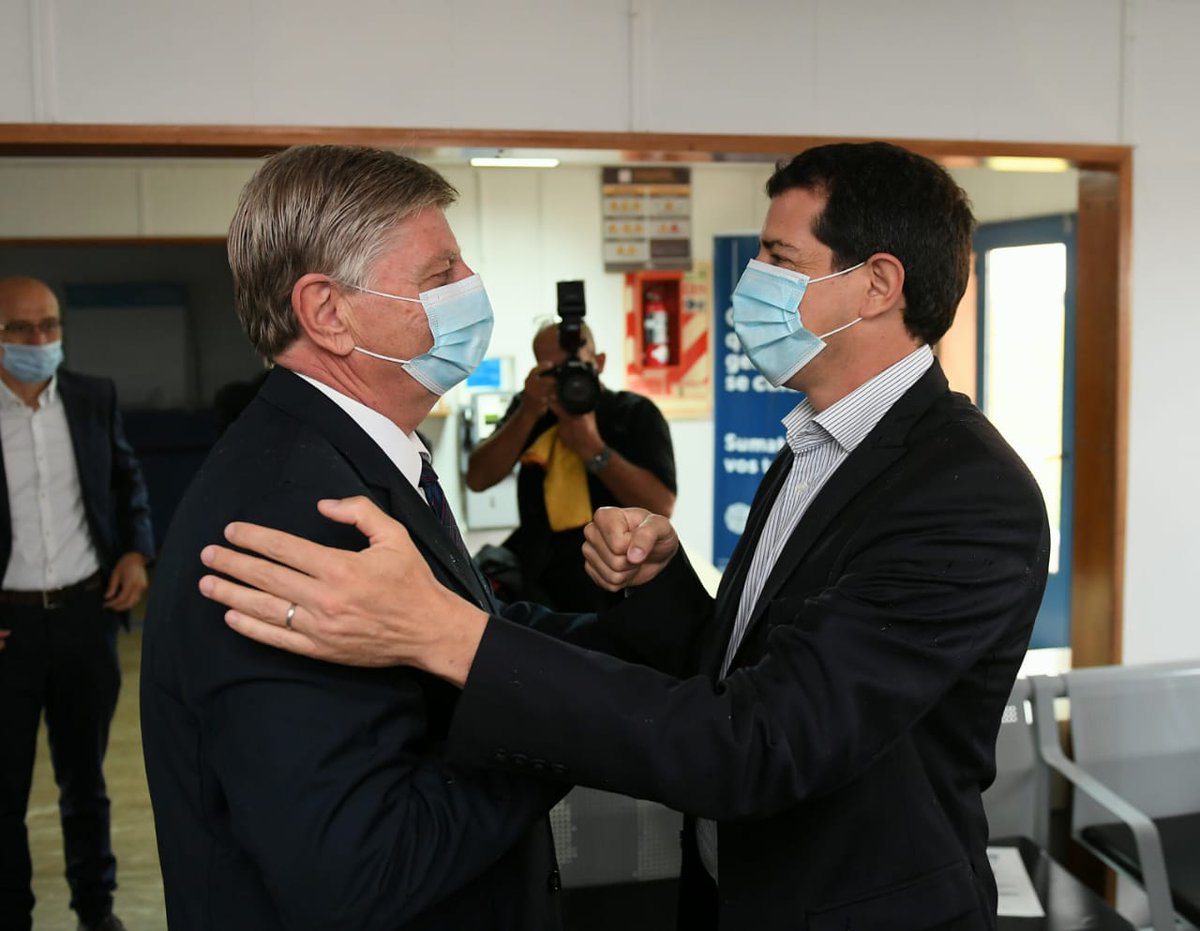 MInterior_AR's tweet photo. 🚩 El ministro Wado de Pedro llegó a La Pampa para presentar el Plan de #DesarrolloFederal y firmar convenios de asistencia financiera para la provincia con el gobernador Sergio Ziliotto.
Además, visitará la ciudad de Santa Rosa y General Pico, #CapitalAlterna de La Pampa. https://t.co/oafDflLN9r