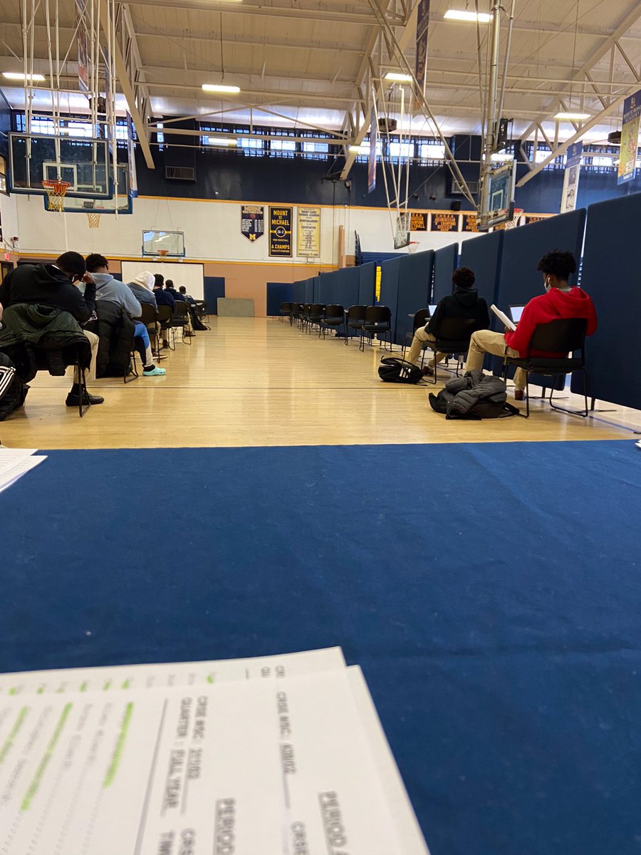 MountToday's tweet photo. FYI...All classrooms and common areas are arranged for #SocialDistancing. #OpenToEducate #TheMount #AllBoys #Grades6through12 📸Photo by Daniel Figueroa ‘16 https://t.co/bp4OVk98qt