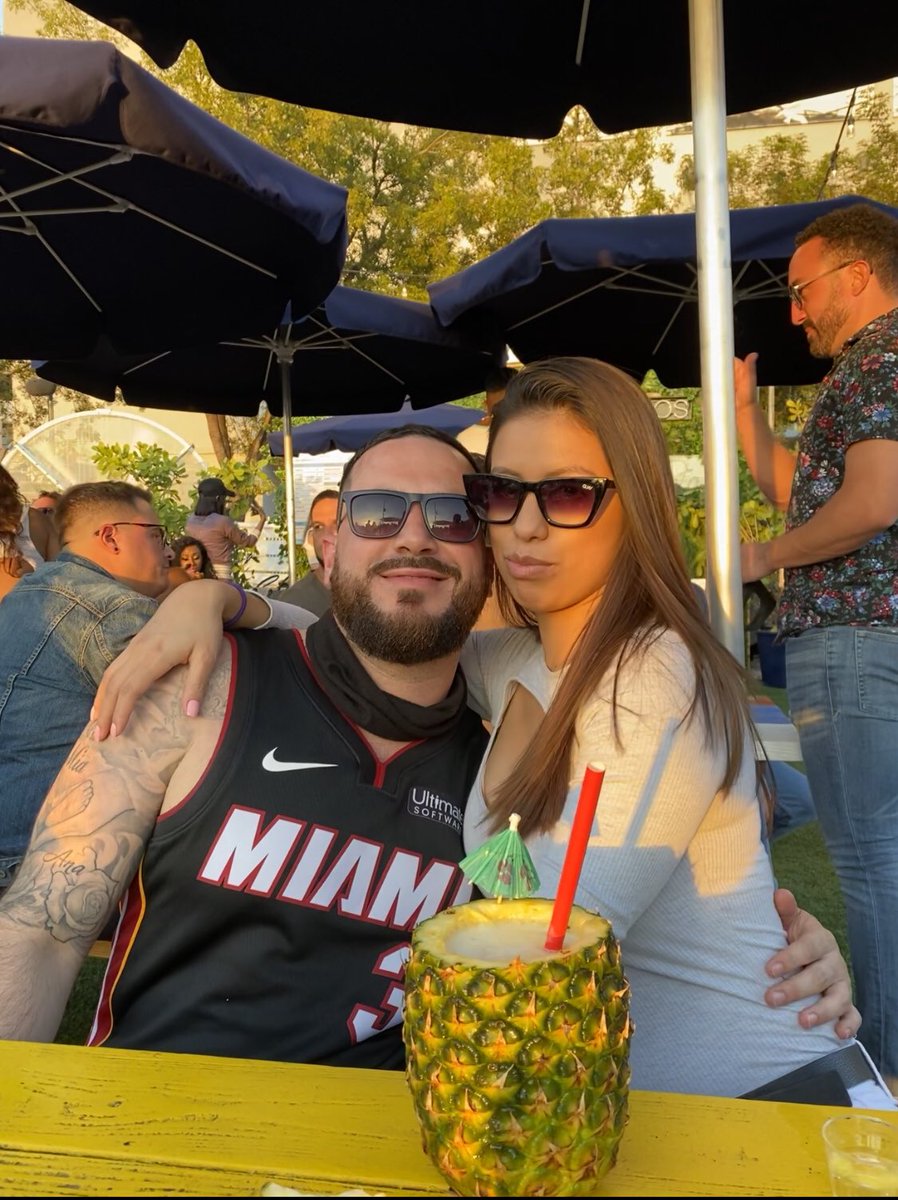 SVG_25's tweet image. Happy birthday to this beauty. Wishing you an amazing day, y que Diosito te bendiga con muchísimos mas 🙏🏻🥳🥳 #morelife #moreblessings #moreeverything @simplycattt te quiero 💕 I hope all your wishes come true 🙏🏻🥂