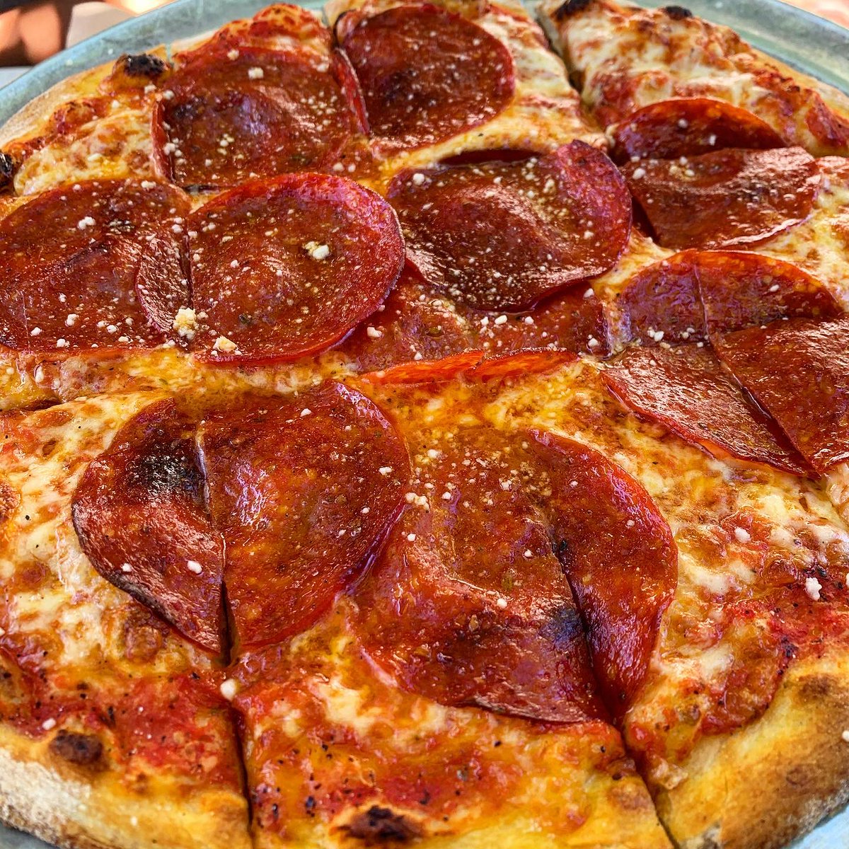 This is our idea of cutting carbs. 😎🍕