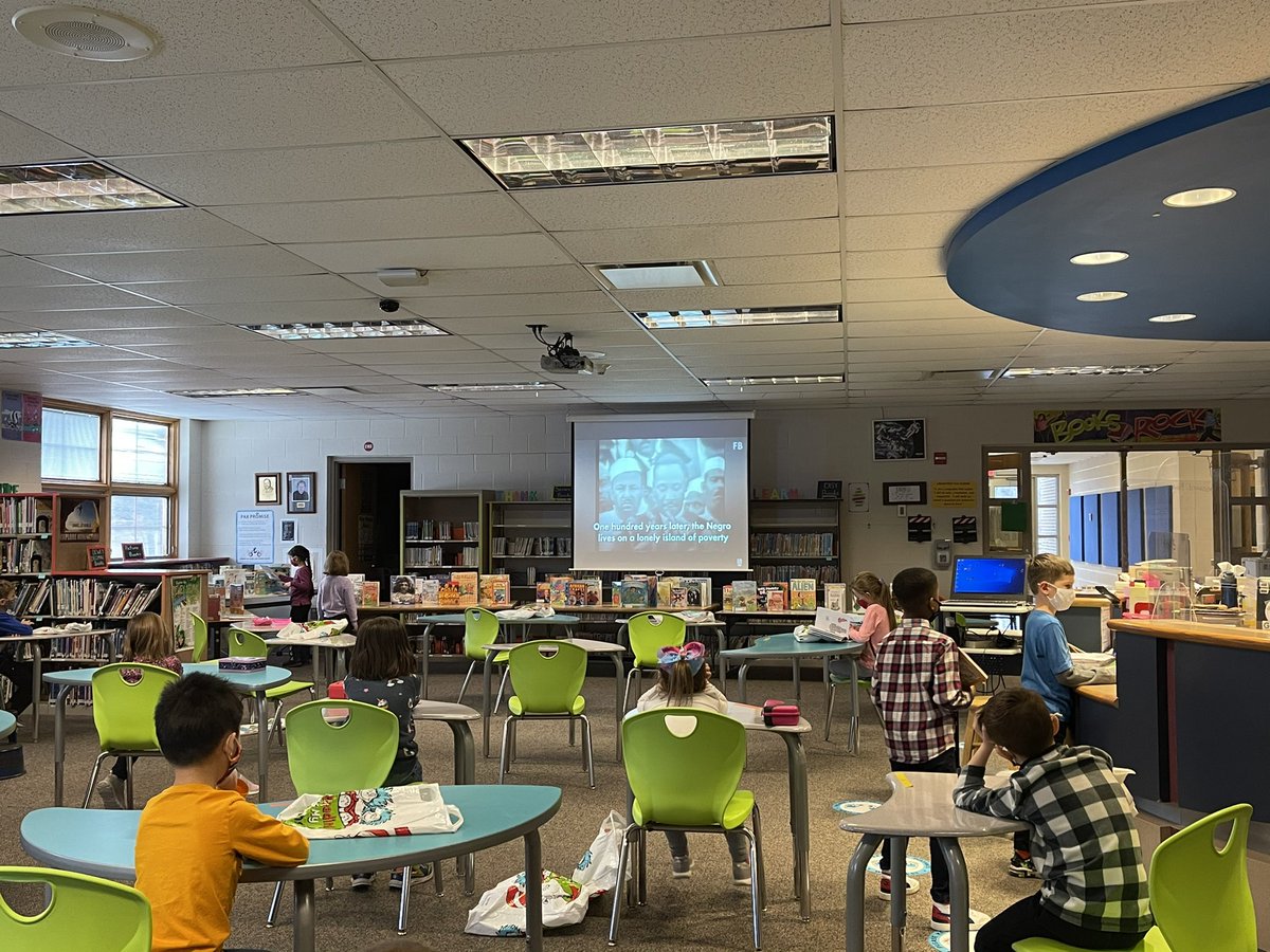 Ledgeview_Lib's tweet image. Continuing of Martin Luther King discussion with a viewing of his “I have a dream” speech followed by our dreams drawings. #ledgeviewlibrary #thisspeechgivesmegoosebumps