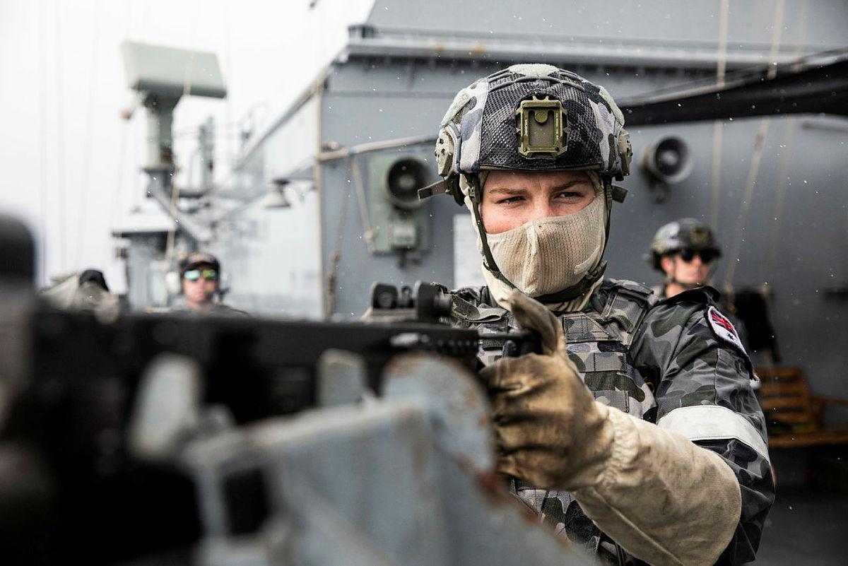 Australian_Navy's tweet photo. All this week we'll be highlighting #OurPeople through powerful portraits shot by #AusNavy Imagery Specialists. #PortraitWeek 

Able Seaman Boatswain Mate Grailey Yarnold mans the 12.7mm gun during a minefield transit for Exercise Mastex 19.

📸: LSIS Tara Byrne #POTD https://t.co/5HXpdKr04Y