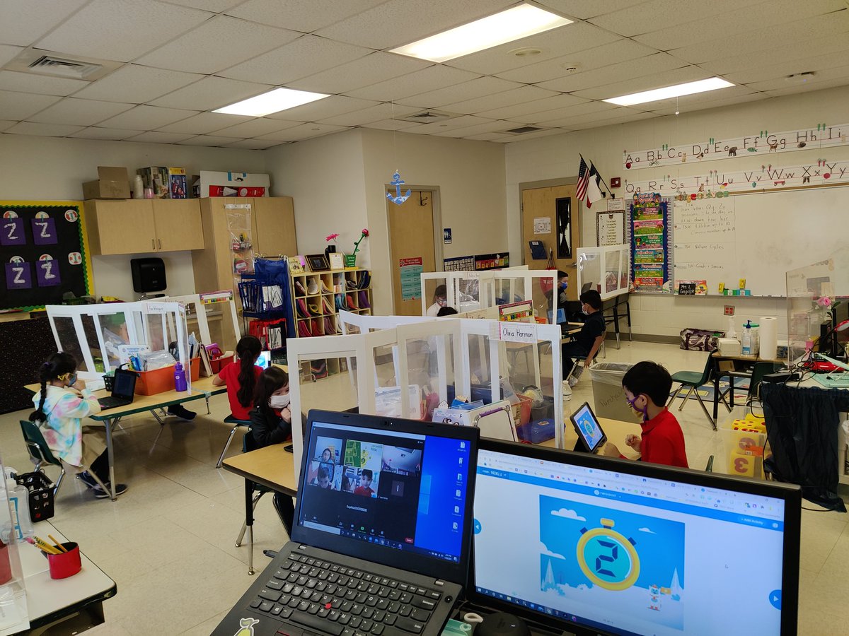 Ocelotscode's tweet image. Little coders ๐ฉโ๐ป๐จโ๐ป learning and having fun on @nearpod today๐๐๐!!! #coding108 #LosFresnosCodes