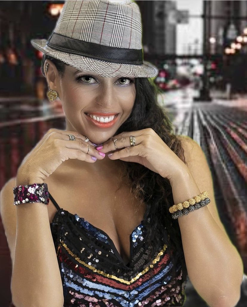 PeaceOnTheStre2's tweet photo. #huge #news FROM being apart of 🏈Miami Super Bowl Host Committee on to my next journey in life! #igotthis #orlando ! #sothrilled ,Thank you @tampabaylv !!! #radiopersonality #mimimala @mimimala1 💋#broadcasting and #media #productions on @peaceonthestreetsradio on WOKB ORLANDO! https://t.co/fYmvPiRomG