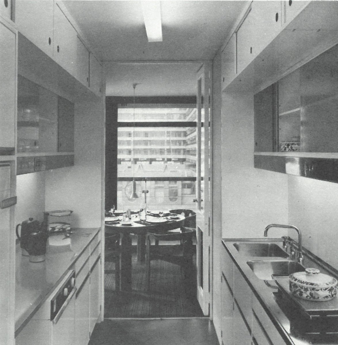 BarbicanCentre's tweet image. A photo of the Barbican flats from a 1971 booklet advertising the Barbican to prospective residents 🏘️