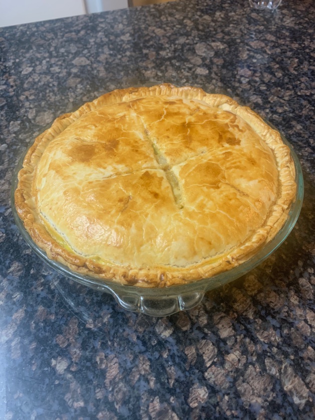 shawk_star's tweet image. Nothing screams I’m from the Midwest like a chicken pot pie for dinner. 🥧💁‍♀️