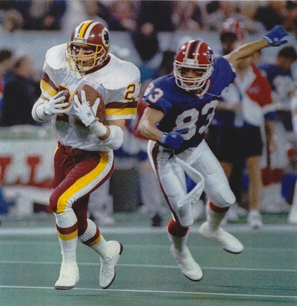 mark_rypien's tweet photo. Twenty nine years ago today I had the honor of playing with a Group of guys that hoisted the Lombardi Trophy 🏆 in Minneapolis Minnesota and became Super Bowl XXVI Champions. Fond memories of great Players, Coaches, Staff, Ownership and fans. Thank you all. @WashingtonNFL #HTTR https://t.co/vVQtZAyWPm