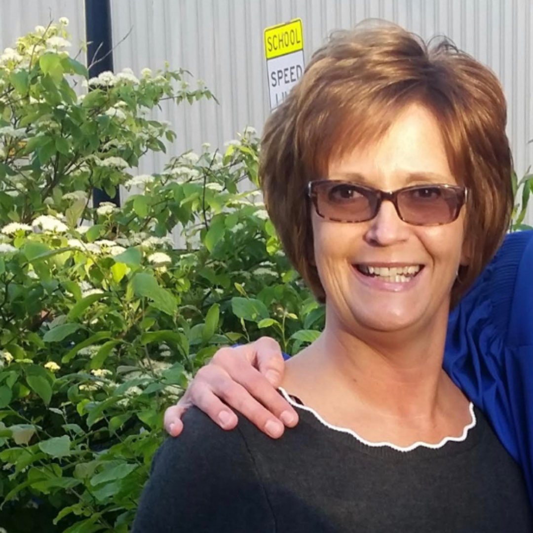 WeSaveSight's tweet photo. “I am so grateful for cornea donors. I wouldn't be able to see without them.” - Jackie, cornea recipient 💚💙 #DonateLife #GiftofSight #WeSaveSight #CorneaTransplant https://t.co/bqBn8mFfPu