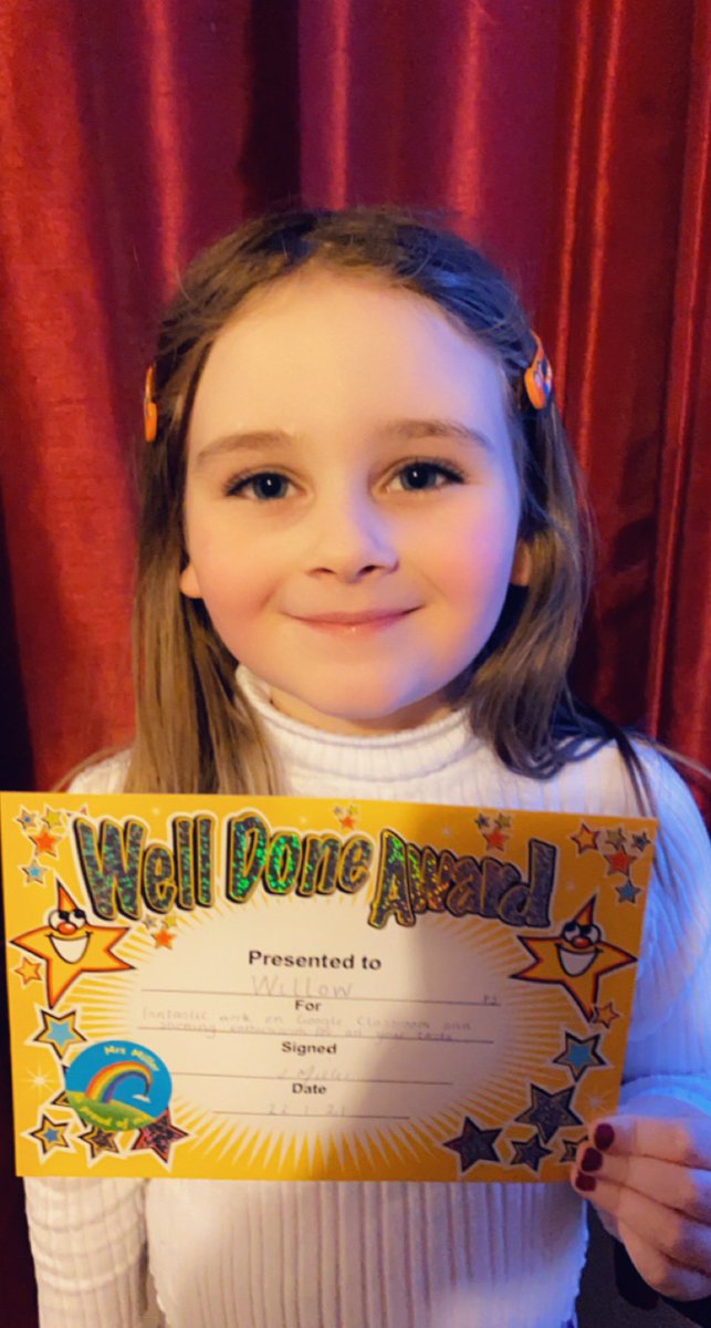 Pink979's tweet photo. @ThornliebankPS This very happy and proud girl received her golden envelope today. Thank you! ☺️ https://t.co/94FBESXXa8