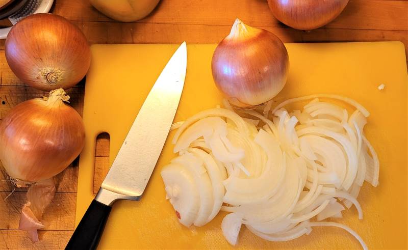 FormerChefBlog's tweet image. What's the easiest way to make caramelized onions? In a slow cooker! It frees up your time and is practically foolproof! Plus, your house will smell delicious!
formerchef.com/2021/01/25/how…
#onions #caramelized #umami #recipes #formerchef #slowcooker #crockpot