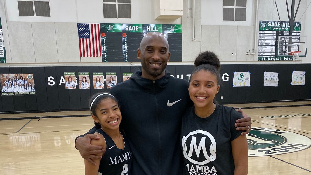 And one day  @azzi_35, the top HS player in the class of 2021 (bound for  @UConnWBB) send a DM to Bryant out of the blue asking if she could work out with Kobe and Gigi. That's how this happened: