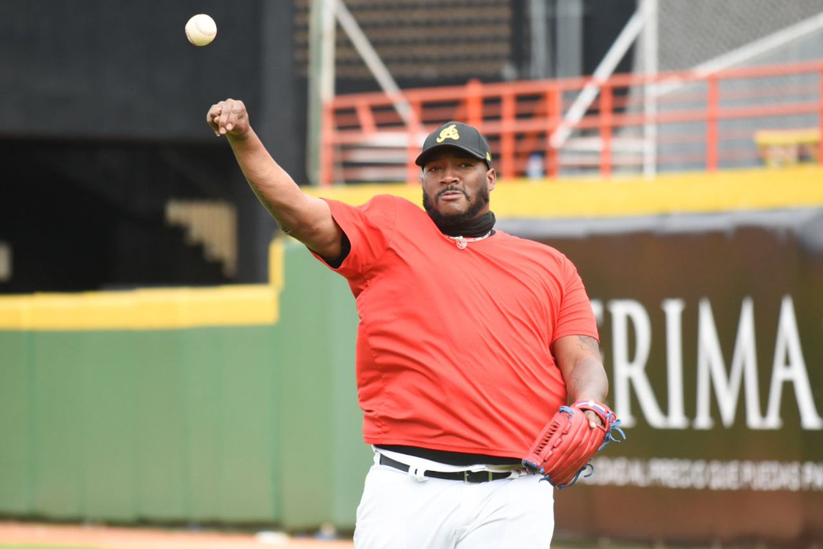 aguilascibaenas's tweet photo. Segundo día de entrenamiento de la representación de República Dominicana 🇩🇴 en la #SerieDelCaribe2021.

#ASeguirVolandoRD https://t.co/niOJvDIsQH