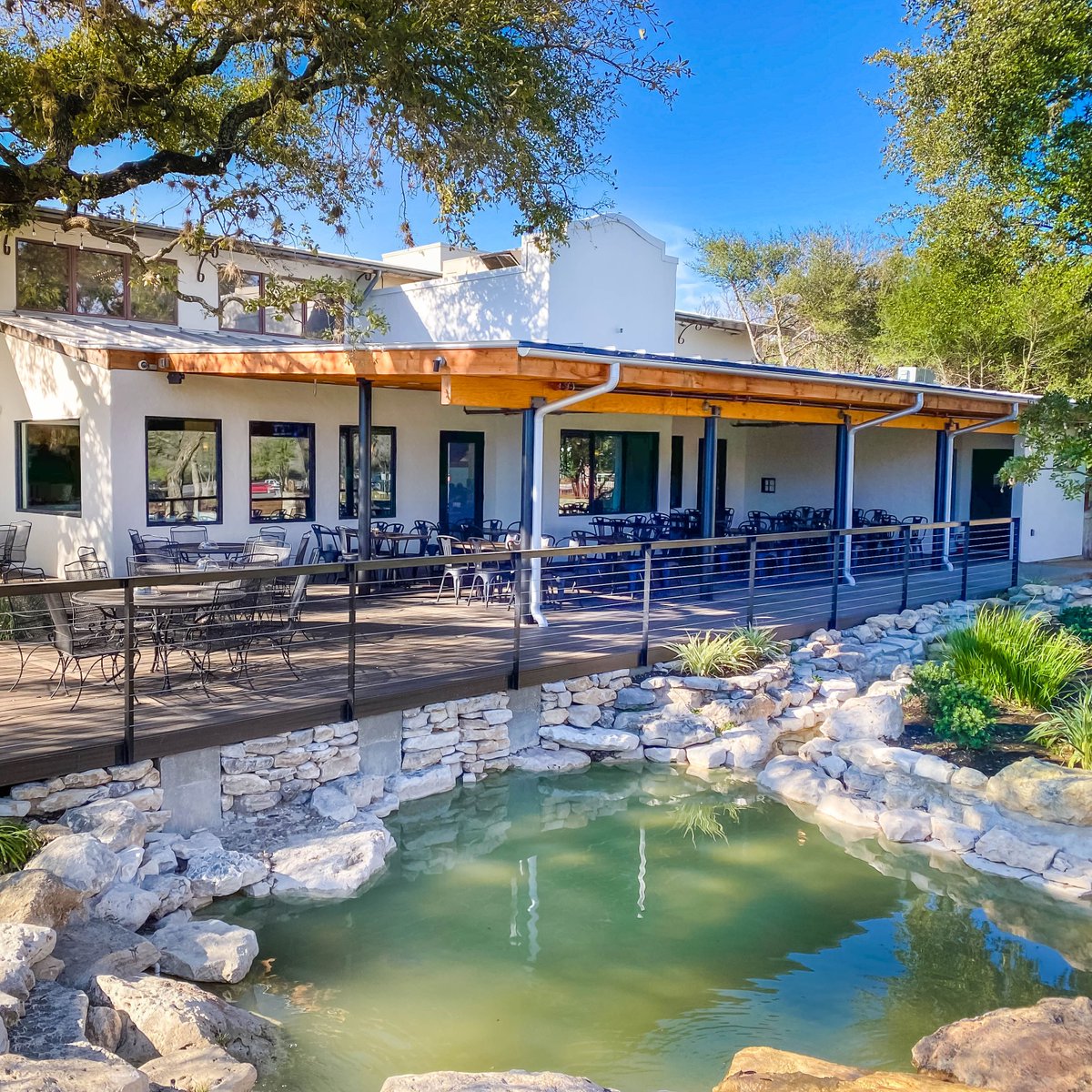 Alamo_Cafe's tweet photo. Days like this were meant for drinks on the patio. ๐๐น Join us for a drink or two and soak up this beautiful weather! #AlamoCafe https://t.co/y8Ulu9f8tB