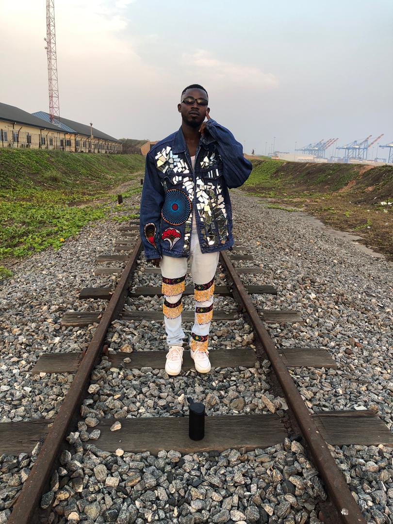 iambraKoffy's tweet photo. Investors needed...me bl3 oooo 

Stream ma new single here https://t.co/aoe7JOEIHe 
Cc:@highvibesdc https://t.co/4DrS1GfmKJ