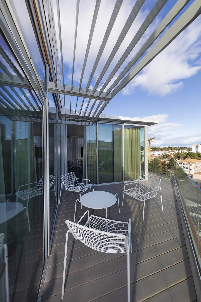 Hâte de pouvoir vous accueillir dans nos nouveaux #bureaux à <a href="/CastelnauleLez/">Castelnau-le-Lez</a> et partager un café face à cette vue exceptionnelle de la ville jusqu'au Pic Saint Loup ! Des bureaux qui nous ressemblent, tournés vers la #nature et conçus avec pour seul mot d’ordre, l’usage !