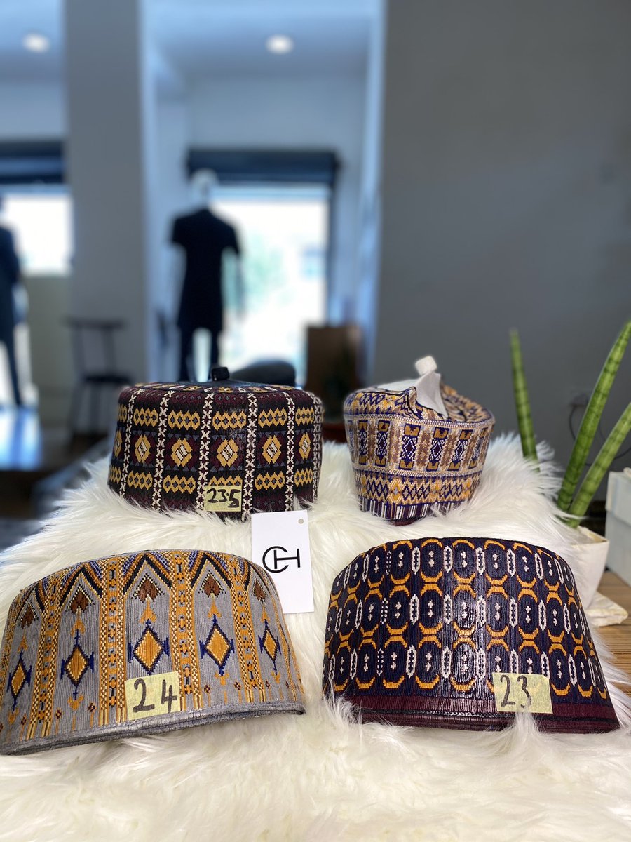 caphub_'s tweet photo. Premium contemporary handwoven caps for kings 👌🏾
Price: 28,000
#caphub #premium #luxuryaccessories #luxury https://t.co/YptksJBrIZ
