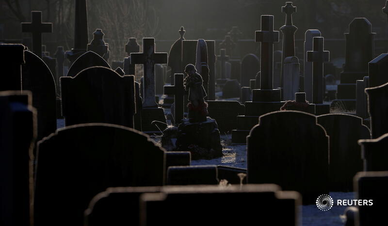 ReutersLobby's tweet photo. UK surpasses 100,000 COVID deaths in grim new milestone 

https://t.co/9GRtsFWy3B https://t.co/PEmylQm1Il