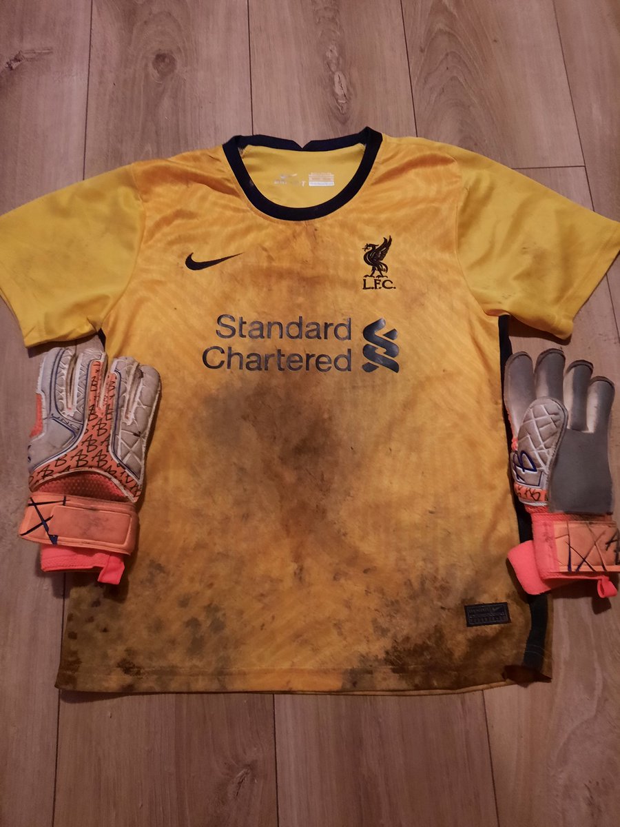 kmccgoalkeeping's tweet photo. Another session done with fionn today first one in a week, great blow out and some big saves #keephimgoing #muckygoalkeeper #gkunion https://t.co/nTDiyZGZlo
