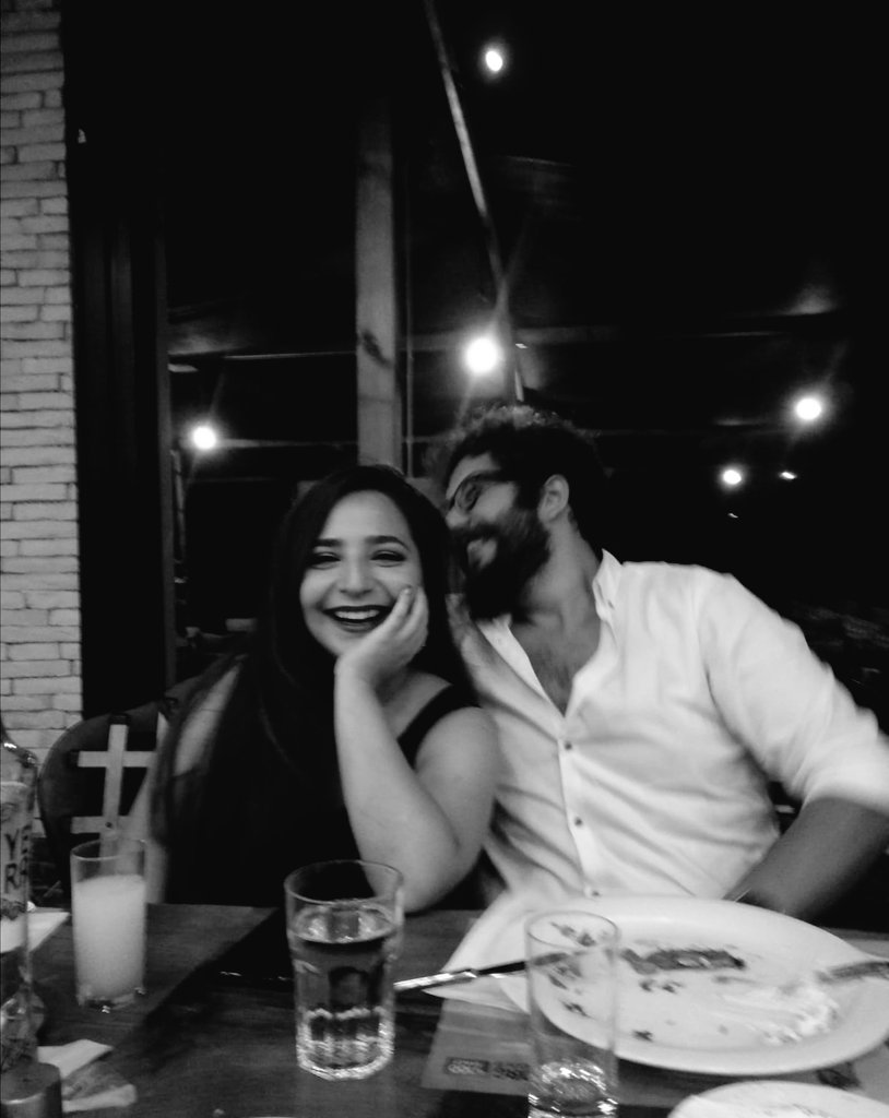 sademisay's tweet photo. Koydum sevinçlerimi önüme, baktım hepsi sensin 🌹 https://t.co/ATAhkA8VWV