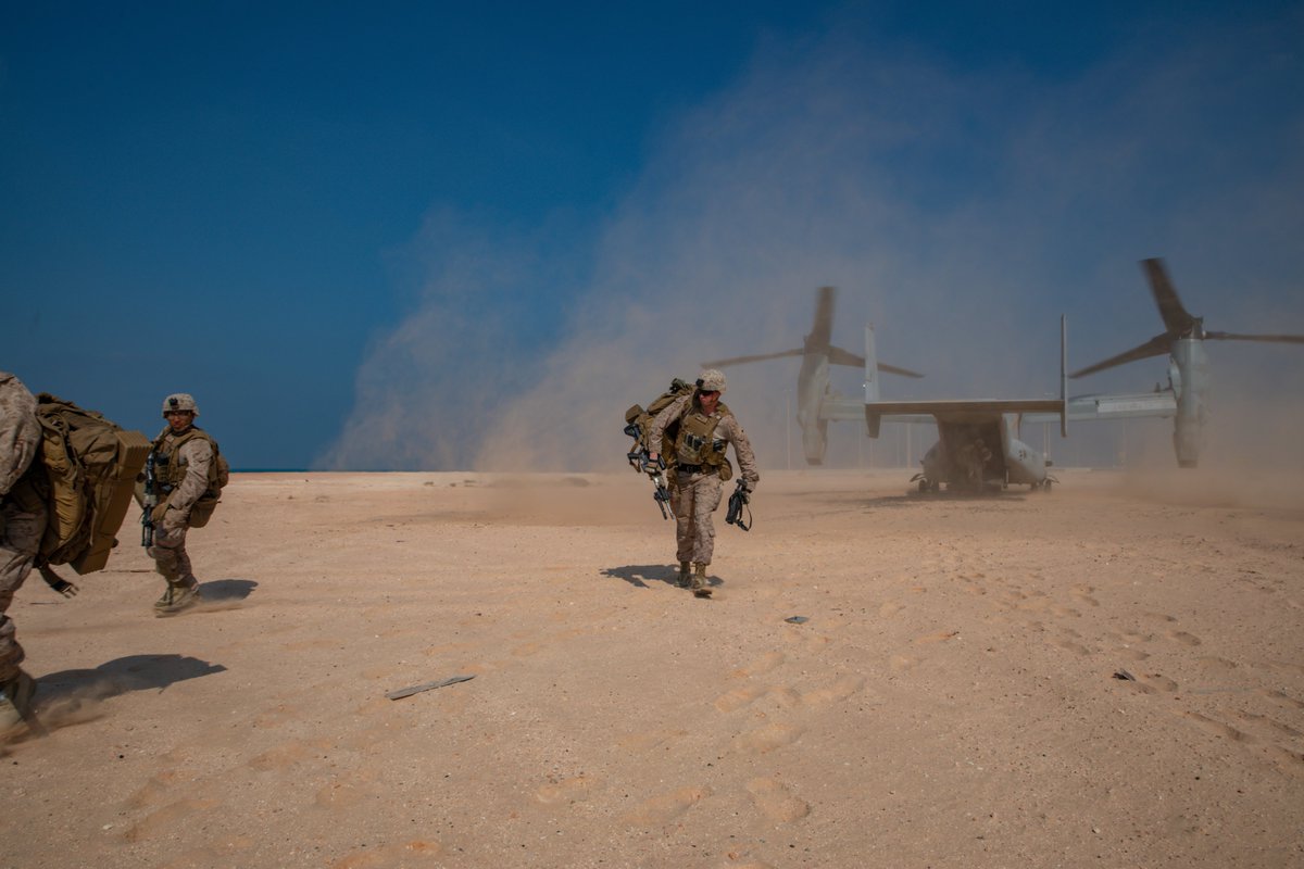USMARCENT's tweet photo. #Marines with 3rd Battalion, 1st Marines, assigned to @SPMAGTF_CR_CC , disembark an MV-22 Osprey during a crisis response exercise in the United Arab Emirates. #Partnership #Securityintheregion @CENTCOM @CENTCOMFarsi @CENTCOMArabic https://t.co/5dHzvgsDjE