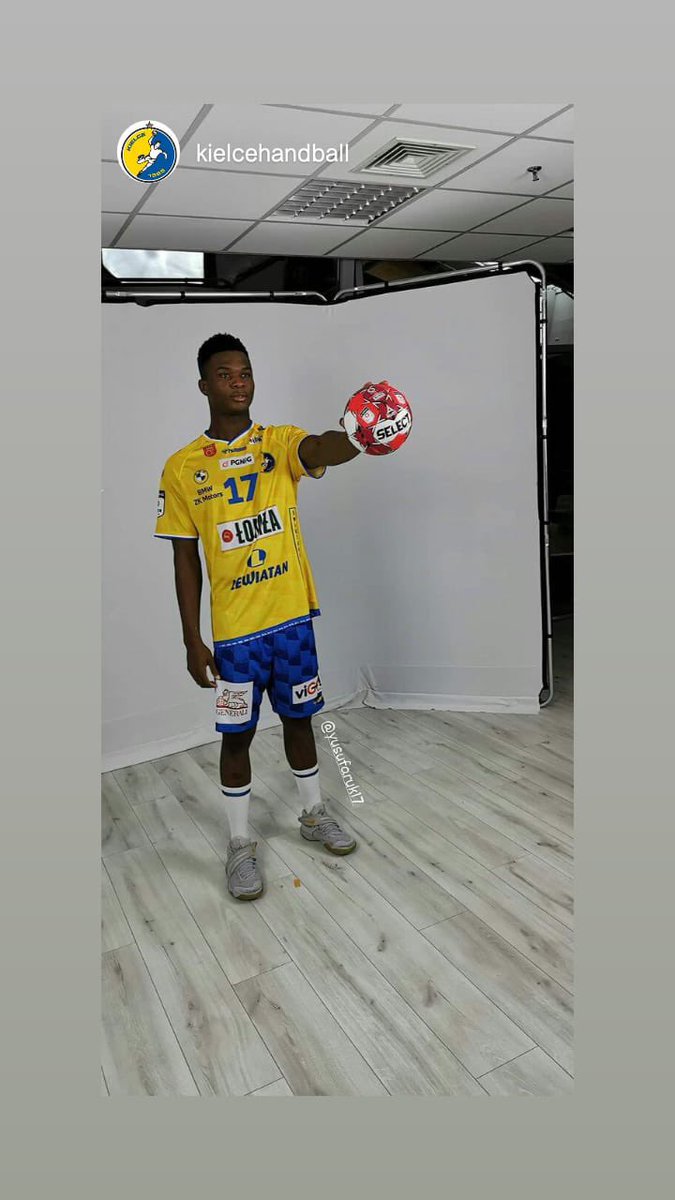 Faruk Yusuf in Lomza Vive Kielce colors for the first time. Handball Nigeria wishes you all the very best. Keep the flag flying. @ihf_info @sam4wigan <a href="/mitchokonta/">Dumnodi Okonta</a> <a href="/mekus102/">Emeka Nwani</a> <a href="/dkuti82/">Dare Kuti 'Gattuso'</a> <a href="/cahbonline/">CAHB</a> <a href="/igbigbisie_e/">Emmanuel Igbigbisie Ph.D</a> <a href="/woramangra/">K£L£CHI B£RNARD</a> <a href="/handball_kenya/">kenya Handball Federation</a>
