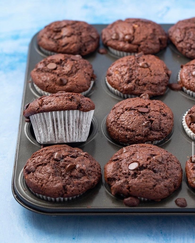 What are you in the mood for right now? These chocolate banana cupcakes are a good place to start!

Credit: <a href="/sweetestmenu/">Jessica Holmes</a> on IG

#salonduchocolat #liverecipe #chocolate #dessert