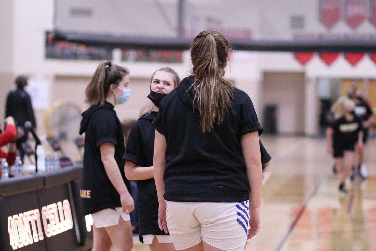blgbball's tweet photo. Game face on for game day! @LadyBulldogsGBB JV 5:15 V 7:00 Watch the livestream tonight https://t.co/H3CsHtowqT https://t.co/0o68dX1hvQ