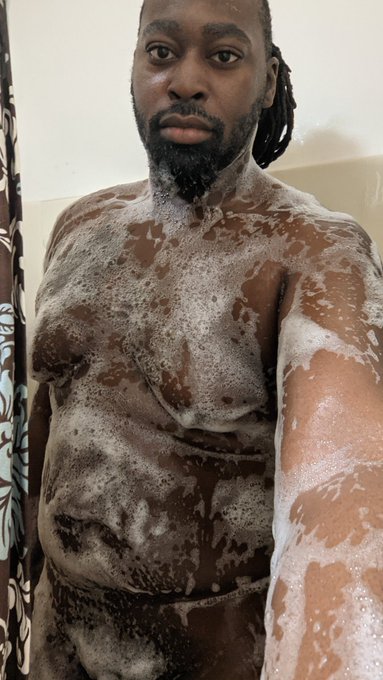 So soapy, I was told to use shaving cream next time for soapy but still visible look? 🤷🏿&zwj;♂️💦 #soapy #ShowerSelfie<a href="/tag/soapy"class="tags"><span>#soapy</span></a><a href="/tag/showerselfie"class="tags"><span>#showerselfie</span></a><a href="/tag/bigguy"class="tags"><span>#bigguy</span></a><a href="/tag/bbx"class="tags"><span>#bbx</span></a>