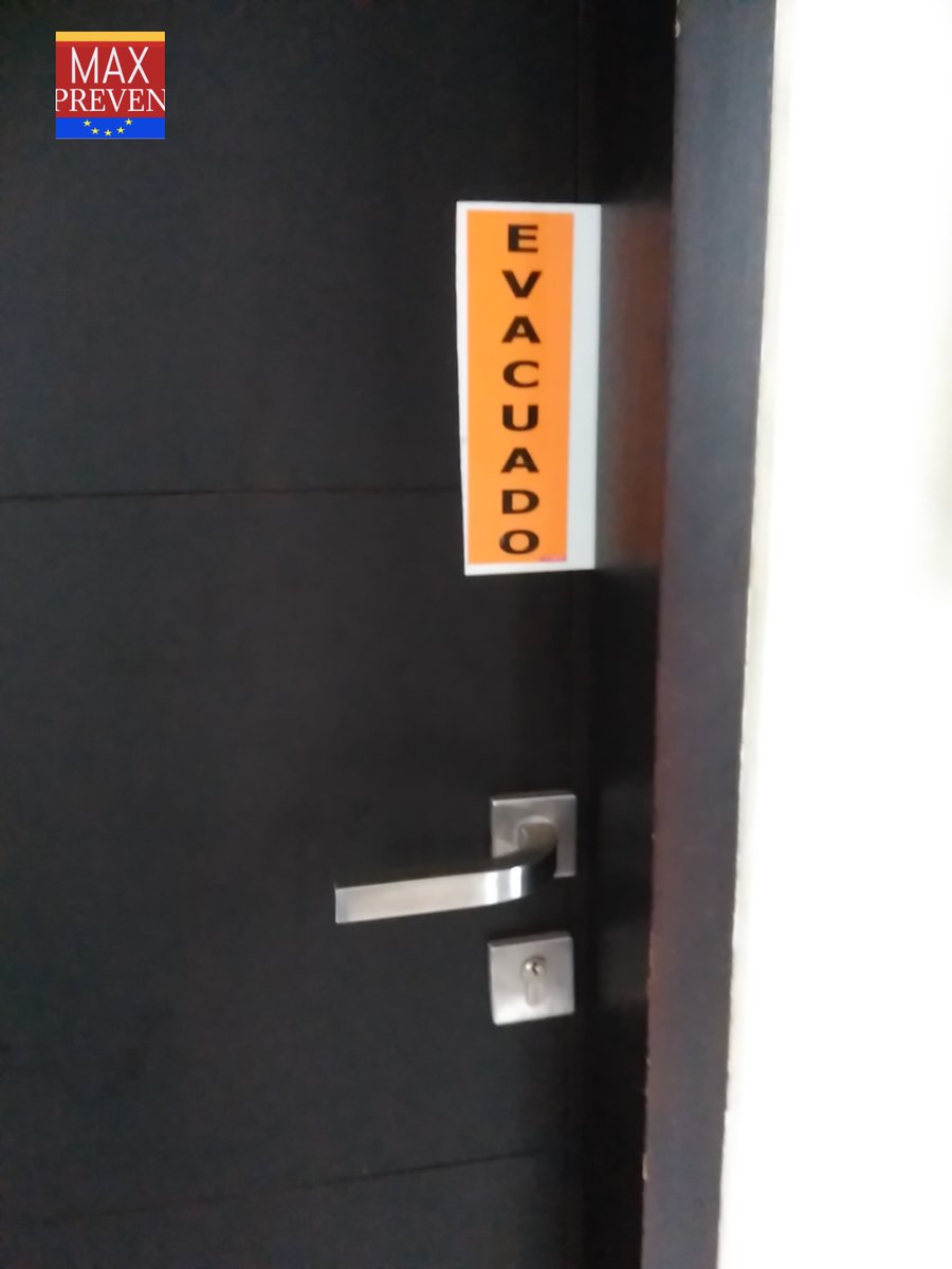 MaxprevenE's tweet photo. En Maxpreven lo que no hay lo creamos para nuestros clientes...
✅¿Sabes lo importante que es señalizar un aula cuando queda evacuada? 
✅Evitamos que otros se jueguen la vida para comprobar que está vacía...⚠️
💡 Señal tipo clip de EVACUADO.

#prevencionderiesgos #riesgos https://t.co/kFBj1ejbFE