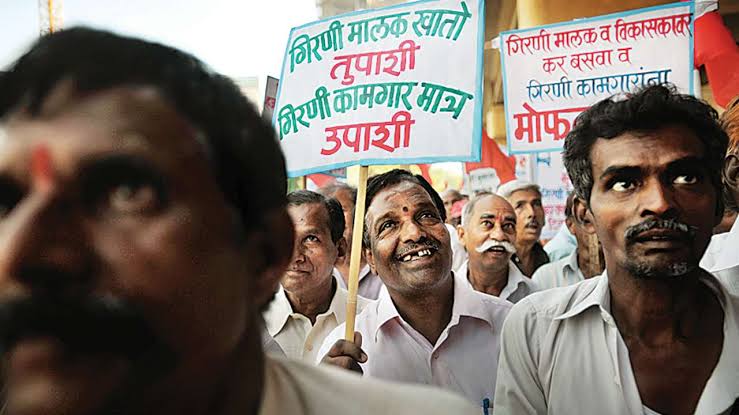 आणि कामगार रस्त्यावर आला. दोन वेळच्या जेवनाची चणचण भासली होती. त्यात भाड्याच्या घरात राहून लोकांचे अधिक हाल झाले होते.या विषयावर तोडगा काढत राष्ट्रीय मिल कामगार संघामार्फत ६ डिसेंबर २००५ साली ८०५ जणांची यादी पाठवली गेली होती आणि तिथूनंच पुढे म्हाडा मुंबई मंडळाकडून(४)