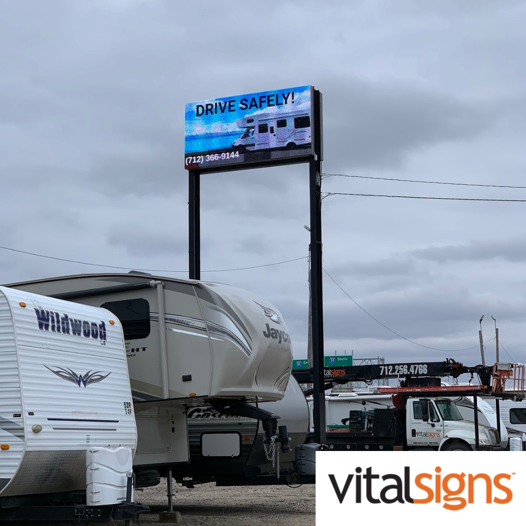 VitalSigns_Inc's tweet image. Help your business keep up with the digital consumer market with an #ElectronicMessageCenter! 

These signs are not limited to one message and instead can deliver multiple versatile and impactful messages whenever you want.

Contact us: bit.ly/381yGfD #DigitalSignage