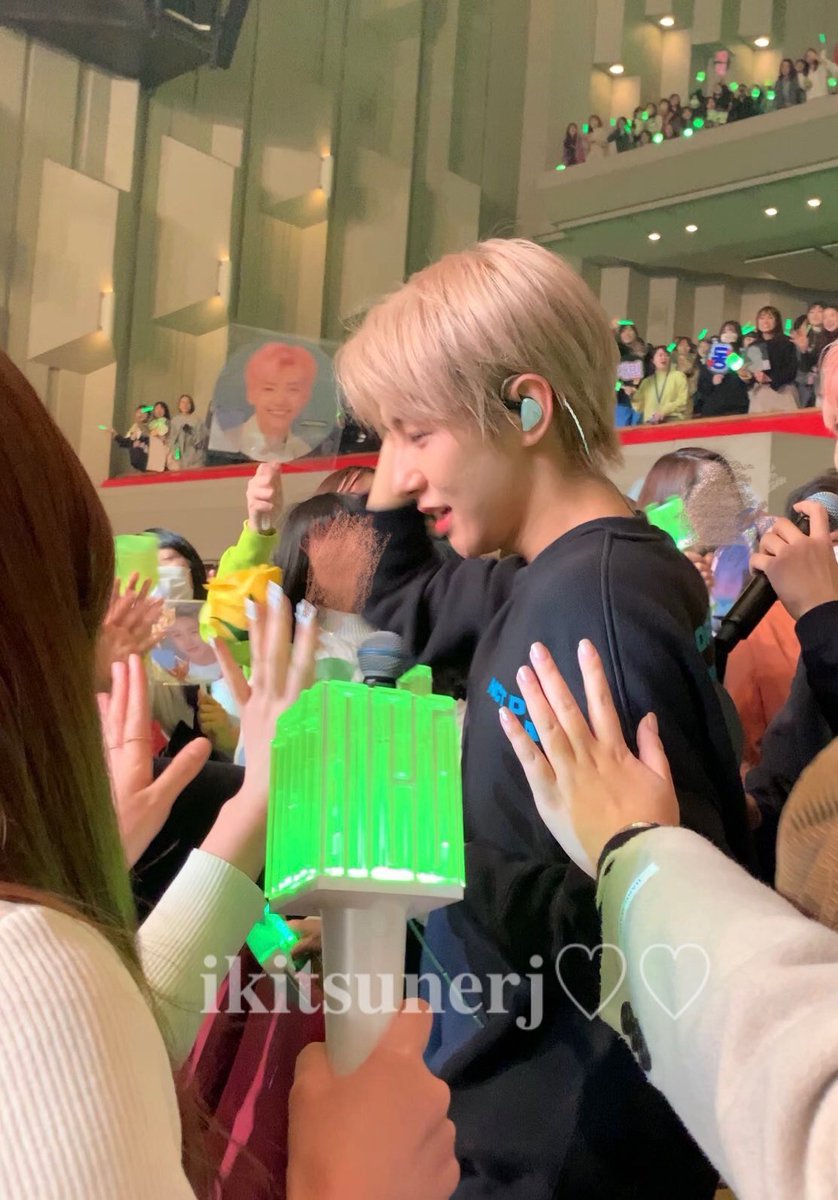 น่ารักอะ แบบตะมุตะมิมาก แพ้กล้องสดจิง ㅜㅜㅜㅜㅜ