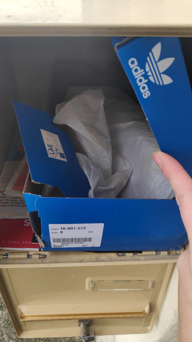 JH00717's tweet photo. @Dealabs Trop cool vos deals ! 
Achetez pas chère ne recevez que la moitié ! #dealabs #adidas #aboutyou @ABOUTYOUDE https://t.co/cu6nowAeAE