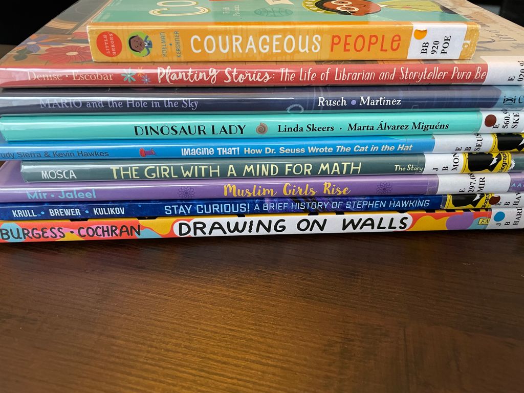 EElleBea's tweet photo. Smaller #stack for this #library haul, but some major heavy hitters in the bunch! 😍🤩
#kidlit community, #ShowMeYourStack!
#kidlitstack #amreading #PB #picturebooks #NF #nonfiction #bio #biography #research https://t.co/944ksX5V9b