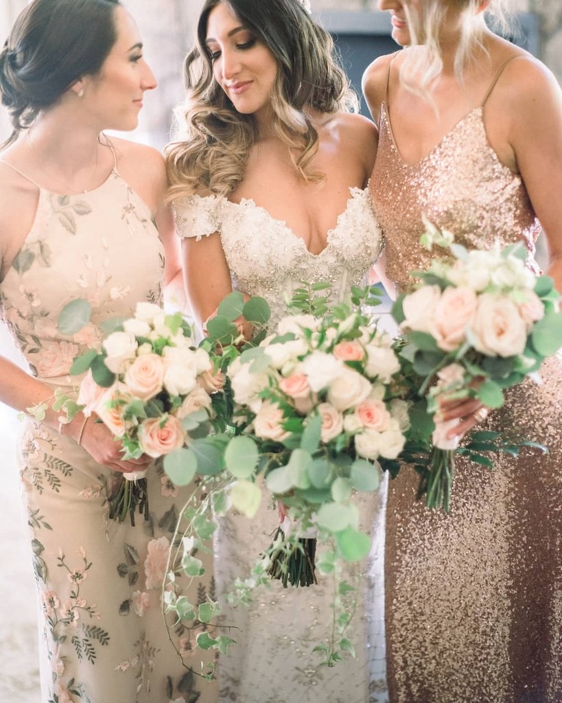 liz_rmw's tweet photo. How pretty are these florals? 💐 
​Photographer: @trenholmphoto 
​Florist: @knotjustweddingeventsnj https://t.co/nSyRTC3JX7 https://t.co/D7yHUA7ojg