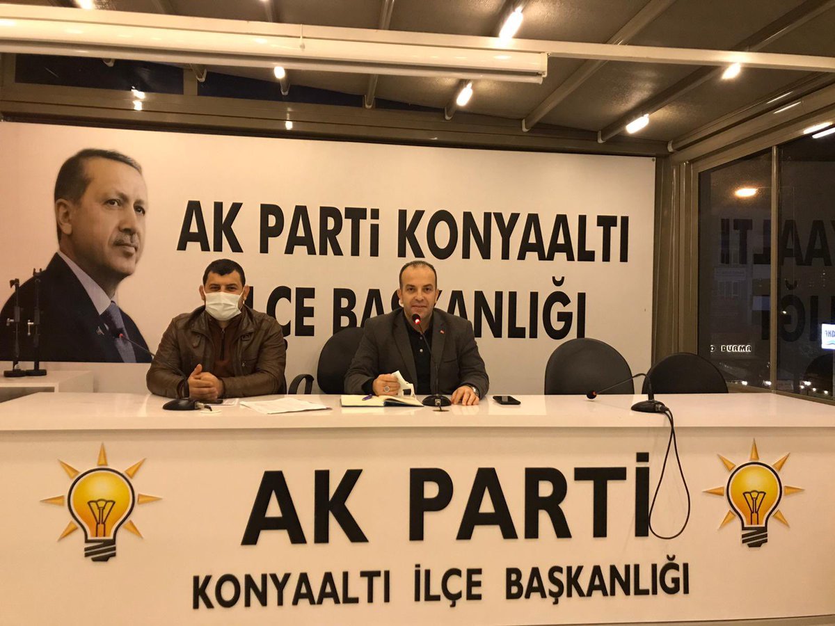 Konyaaltı İlçe Başkanımız Tayfun Bayar yönetiminde Haftalık Olağan Yönetim Kurulu toplantımızı sosyal mesafe ve maske koşullarına uyarak gerçekleştirdik.Toplantımız hayırlara vesile olsun.
<a href="/erkankandemir/">Erkan Kandemir</a> <a href="/AbdulkadirOzl/">Abdulkadir Özel</a> <a href="/alimtunc/">Alim TUNÇ</a>