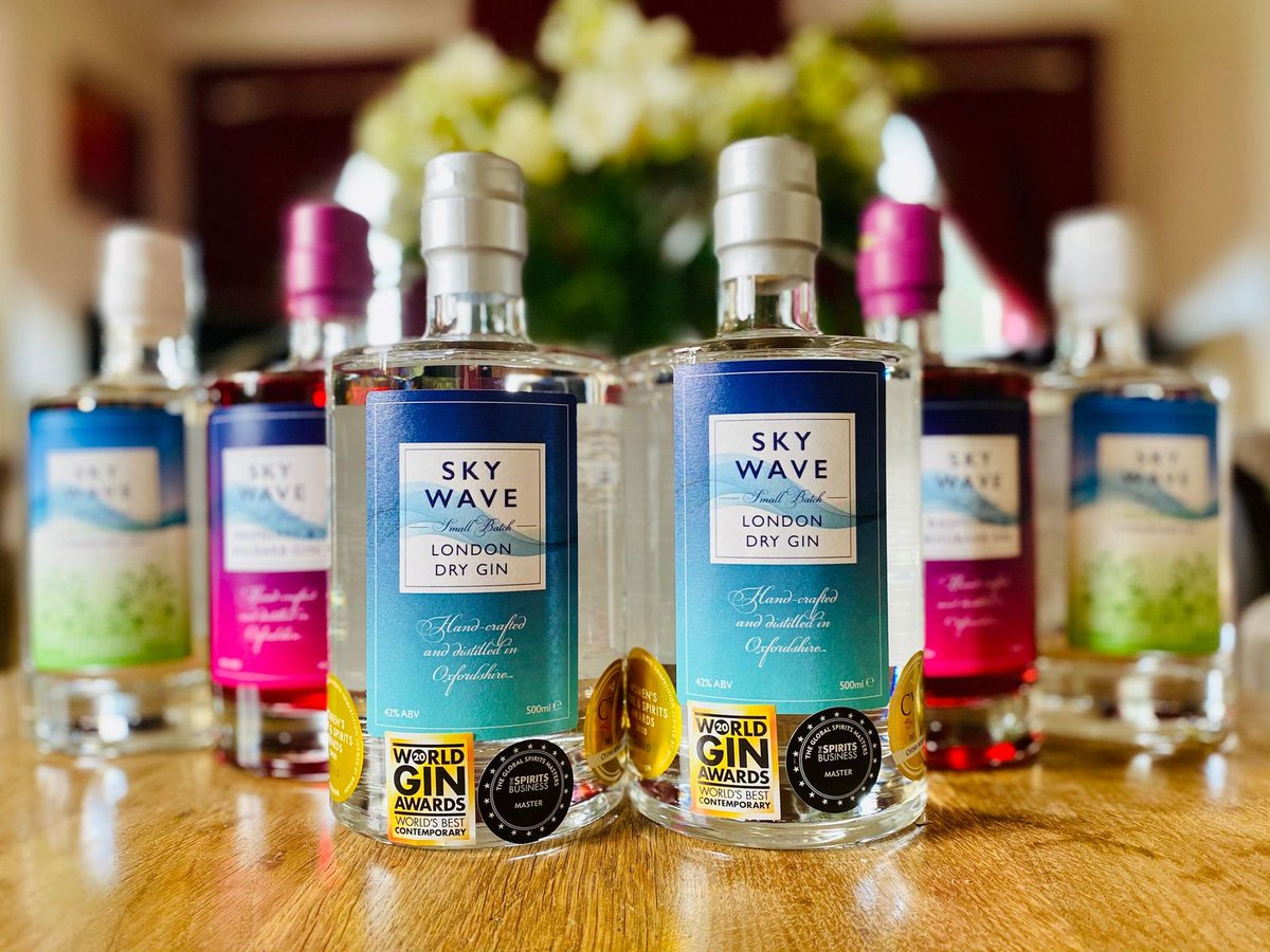 muddybucksoxon's tweet photo. Think you live in the best place in #Oxon? Then prove it! Cast your #vote in Muddy’s Best Places to Live for the chance to #win a year’s supply of #artisangin from local tipple maestros @SkyWaveGin. Gloating and #gin, the perfect combo 🍸  https://t.co/c1MeVu0Iu9 https://t.co/iuVuZtR3Gg