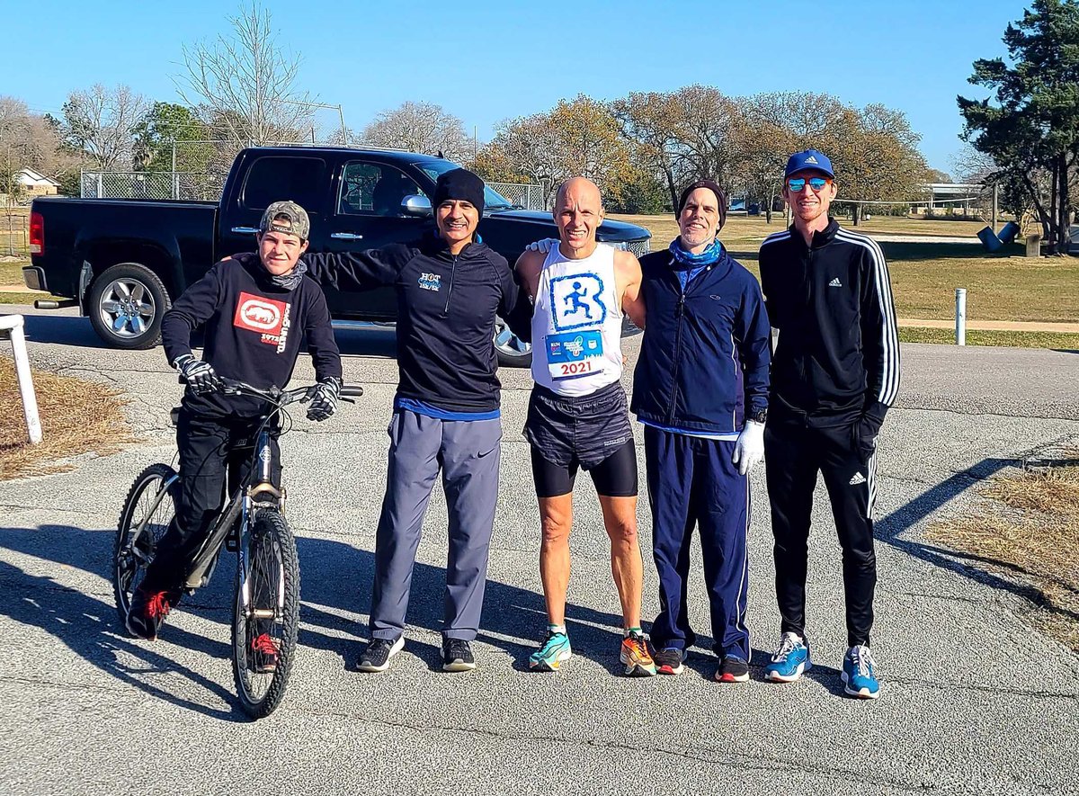KBRincorporated's tweet photo. A big shoutout to all of our #KBR runners who raced in the virtual @HoustonMarathon and #HouHalf Marathon! Even though this race was different than years past, our runners still had the encouragement of friends and family to cheer them on to the finish line. #RunHouTogether https://t.co/R1AYSWr6O1